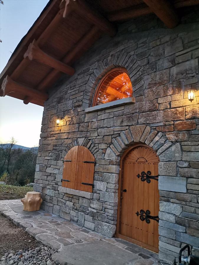 Cabana Casa De Piatra, De La Mara Deseşti Exterior foto